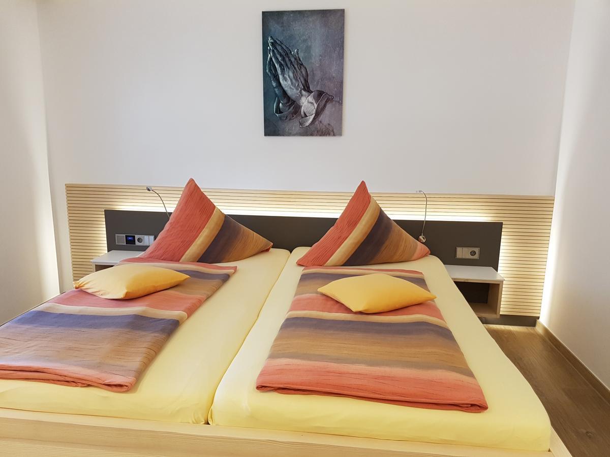 Hotel Garni Jaegerhof Зігмарінген Екстер'єр фото